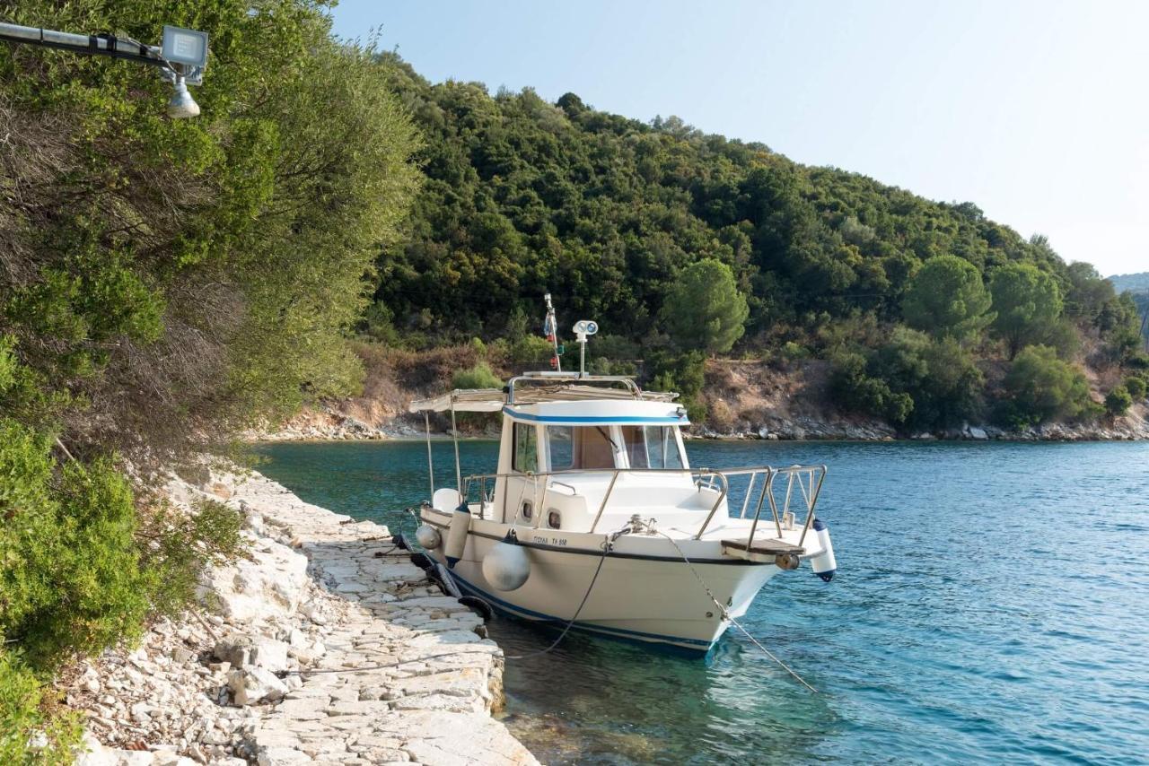 Meganisi Blue Villa Spartokhorion Bagian luar foto